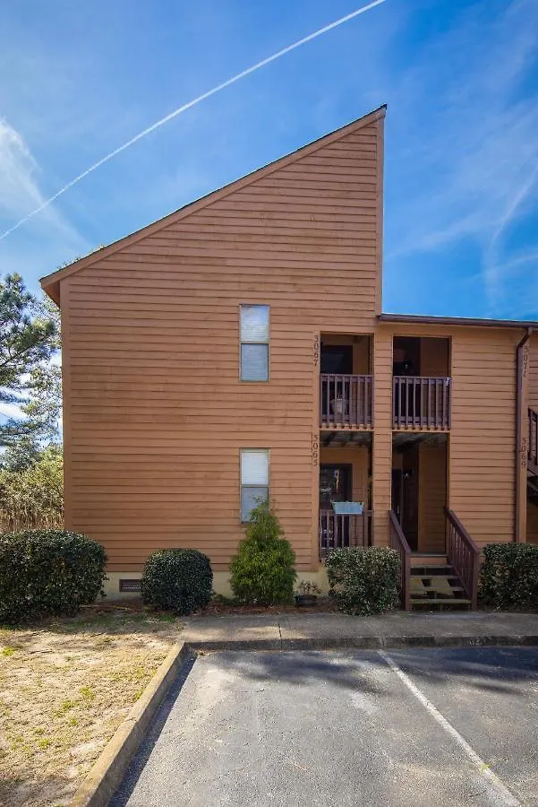 Shore Breakaway Condo - Monthly Rental - Chic Virginia Beach 0*,  USA