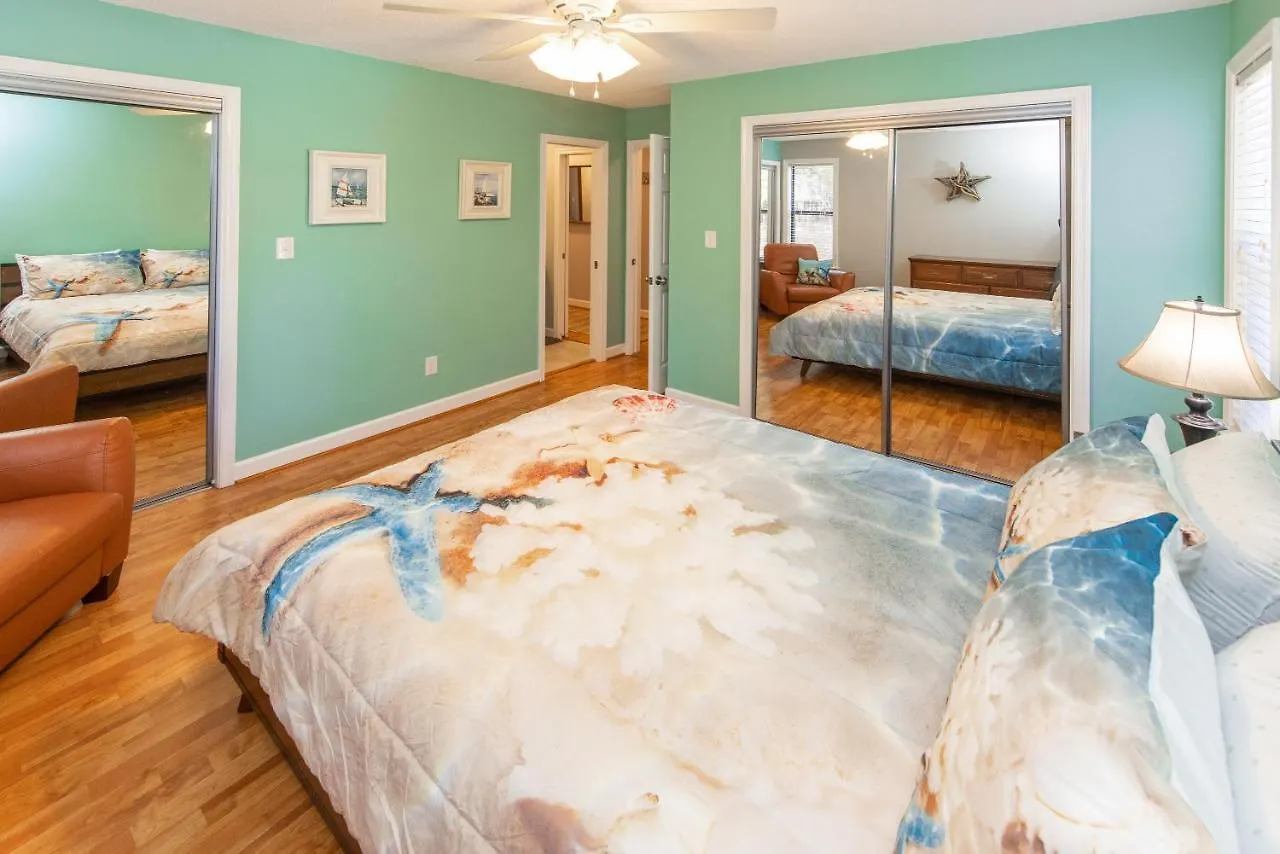 Semesterbostad Shore Breakaway Condo - Monthly Rental - Chic Virginia Beach