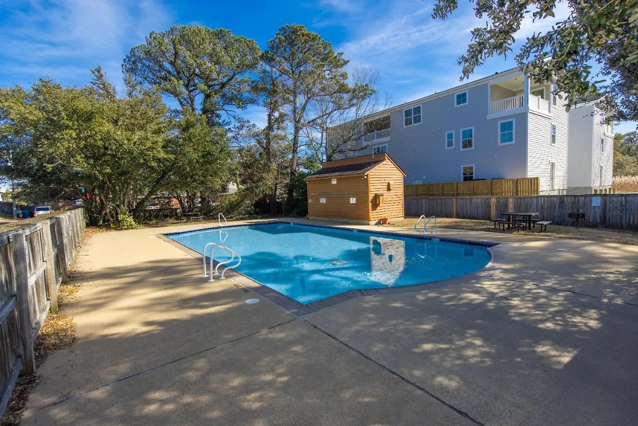 Shore Breakaway Condo - Monthly Rental - Chic Virginia Beach